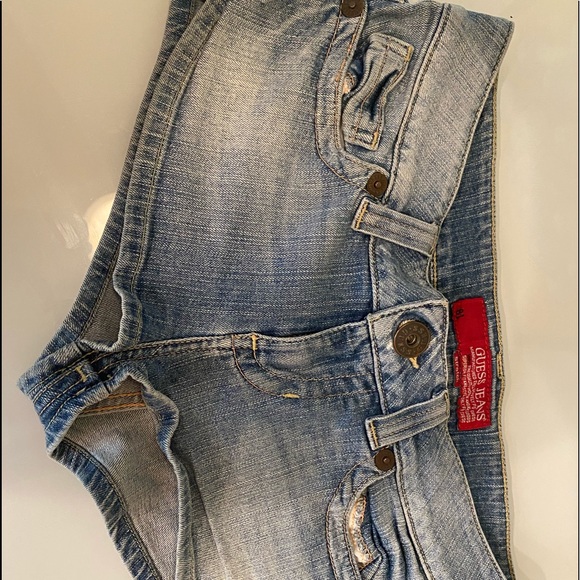 GUESS Jeans Shorts - Picture 3 of 4